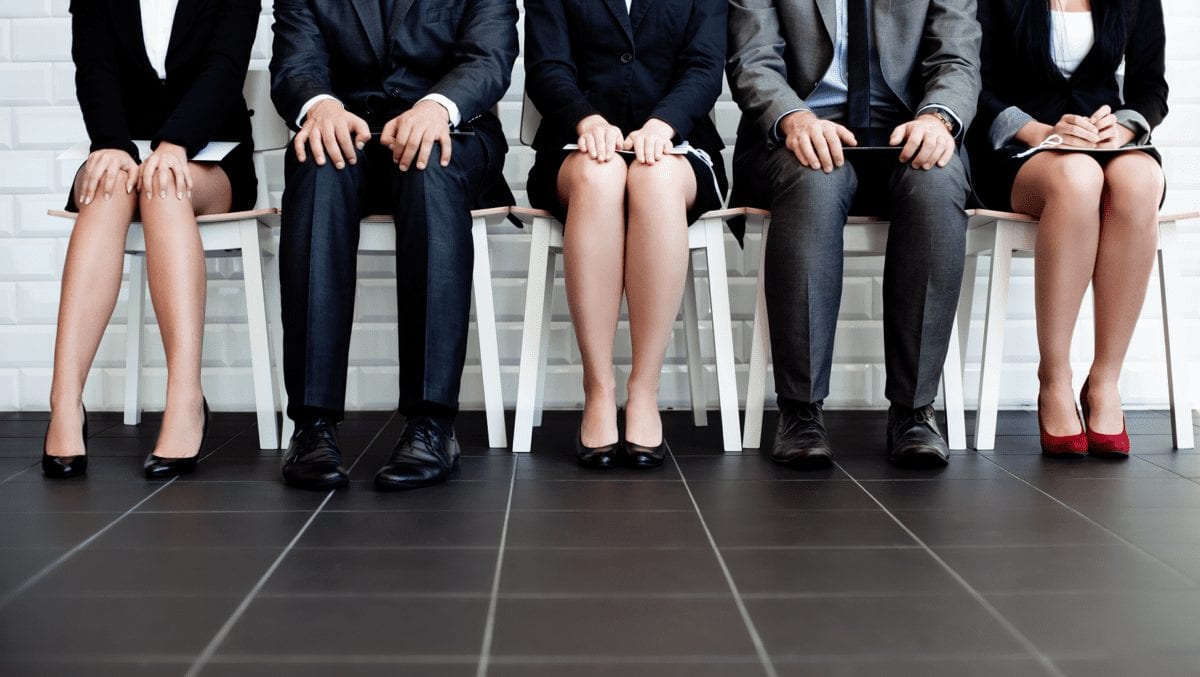 Read more about the article 【飯店面試穿搭】西裝、套裝是一種尊重！