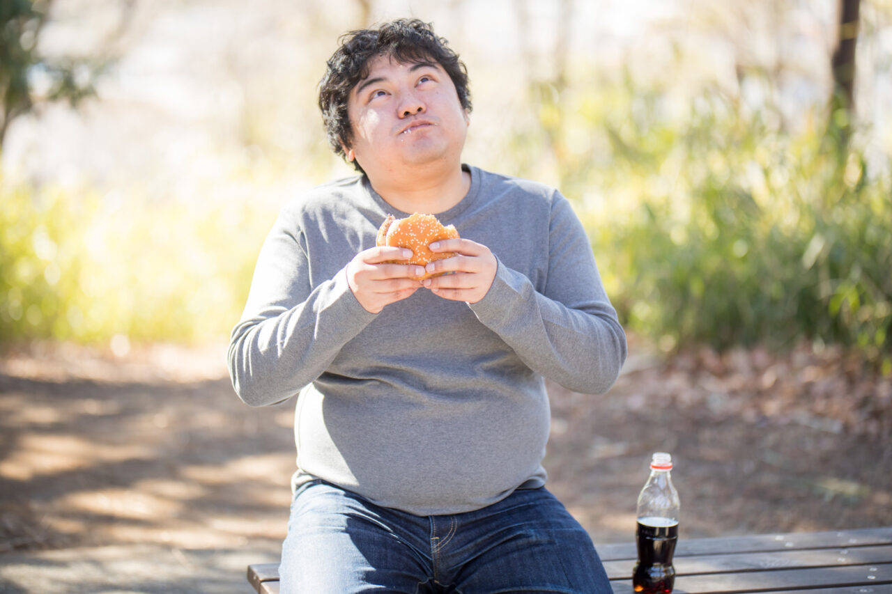 Read more about the article 工作久坐少運動、褲子變緊？快改掉10個讓你變胖卻不自知的「錯誤習慣」