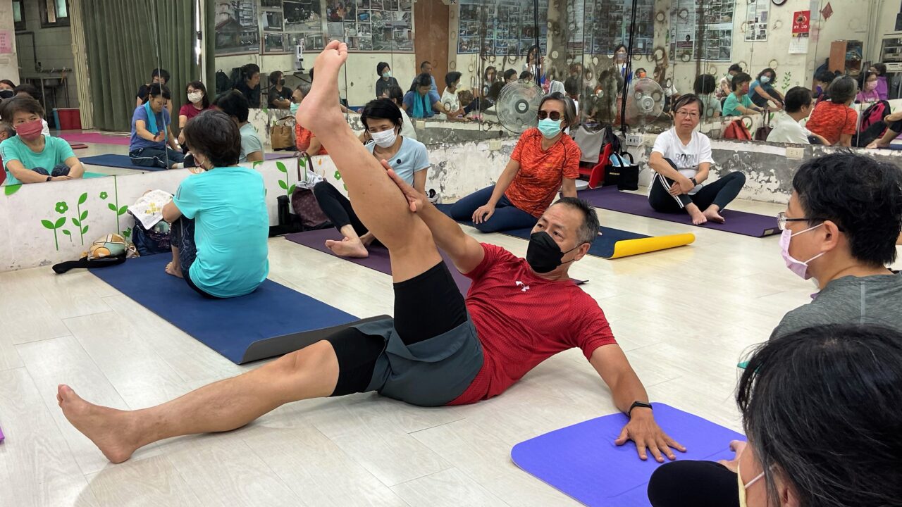 Read more about the article 高年級的核心逆齡運動課　流下的每滴汗水，都為更健康的自己做見證