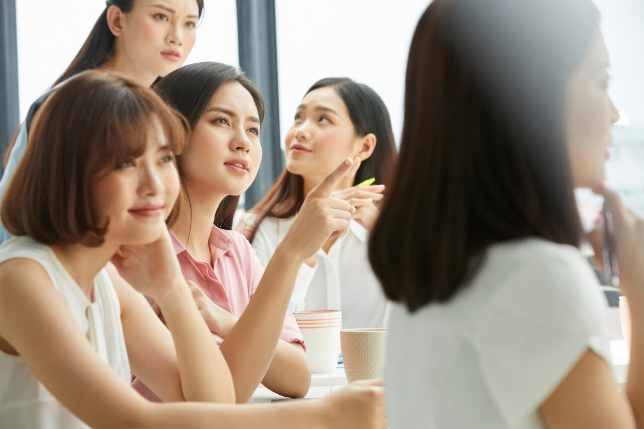 Read more about the article 比薪水更重要！你知道員工更在意什麼嗎？2022員工C.E.O調查報告免費下載