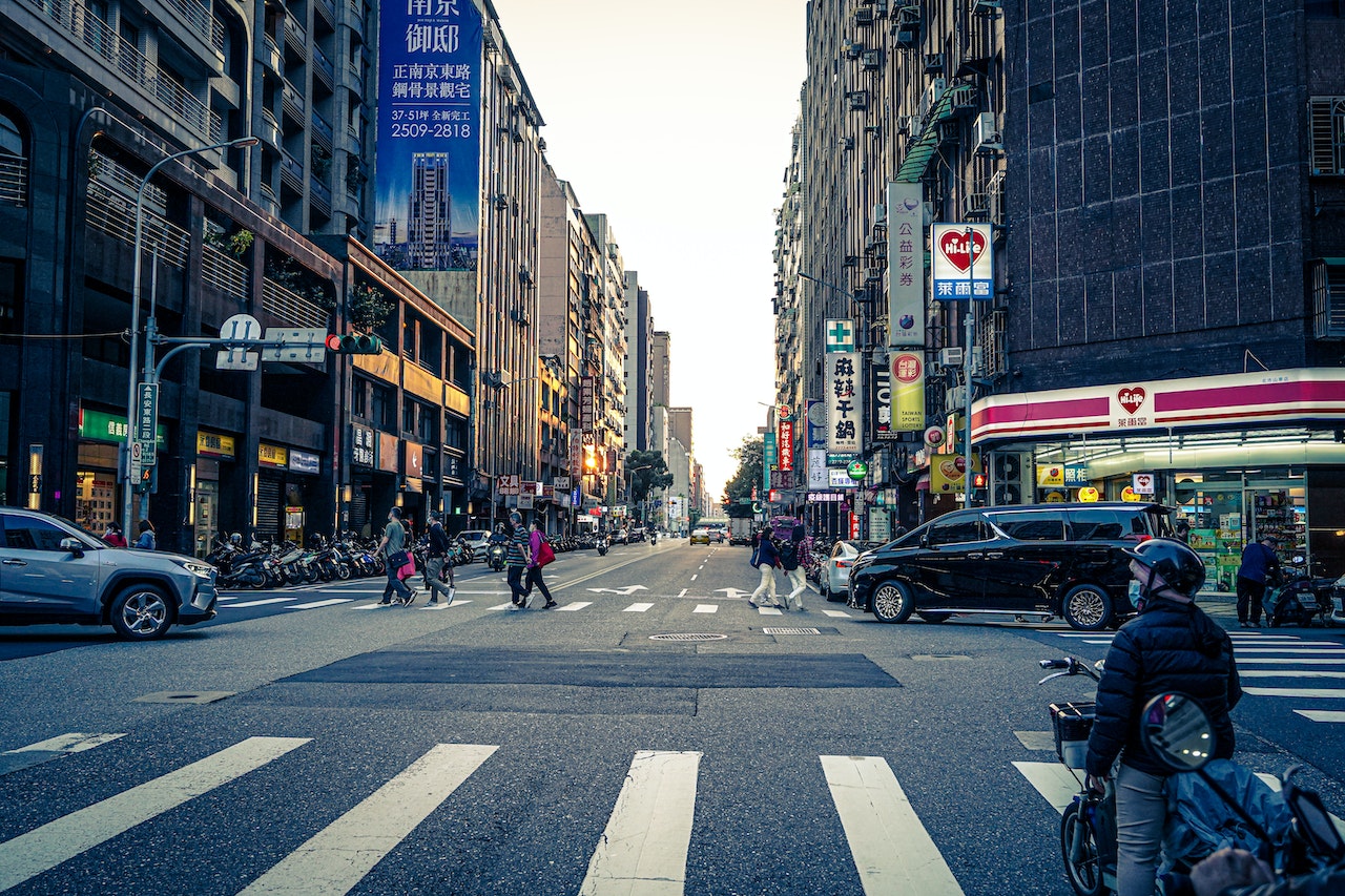 Read more about the article 112年「基本工資補貼方案」月薪每人補助920元、時薪560元，衰退幅度10%即符合補貼條件｜職場新訊