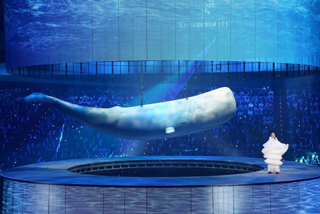 劉若英巡迴演唱會大型鯨魚裝置。