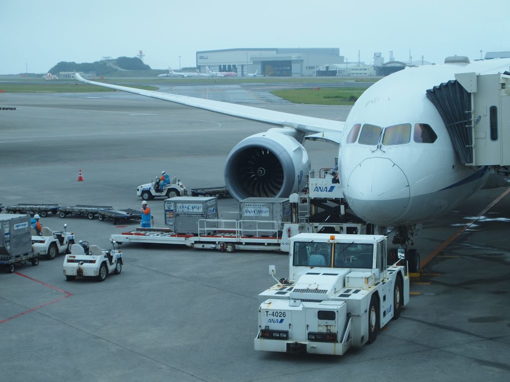 納入航空站地勤業！勞發署與民航局合作擴大勤務員、航機清艙人員專案媒合｜疫後改善缺工擴大就業方案