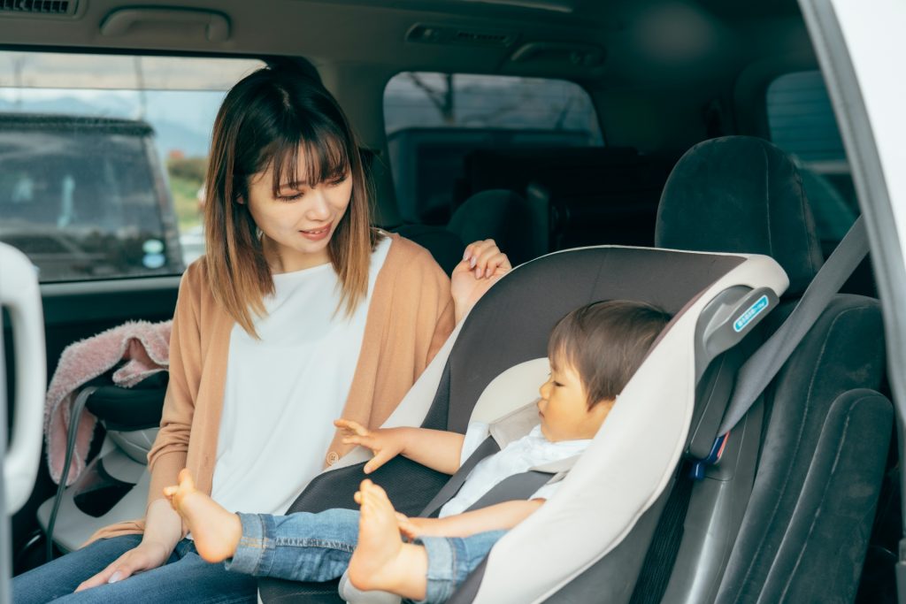 嬰兒搭車別抱！坐汽車安全座椅最好 國健署揭錯誤迷思