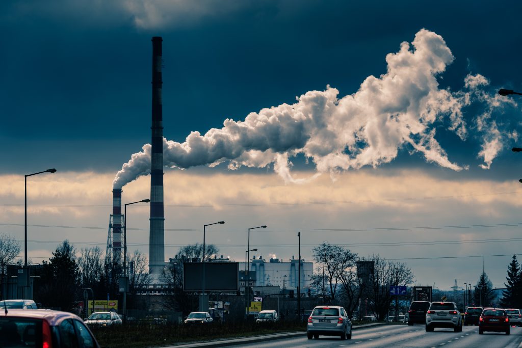 排放大戶空汙費率調漲 衝擊電力、鋼鐵、石化、水泥業