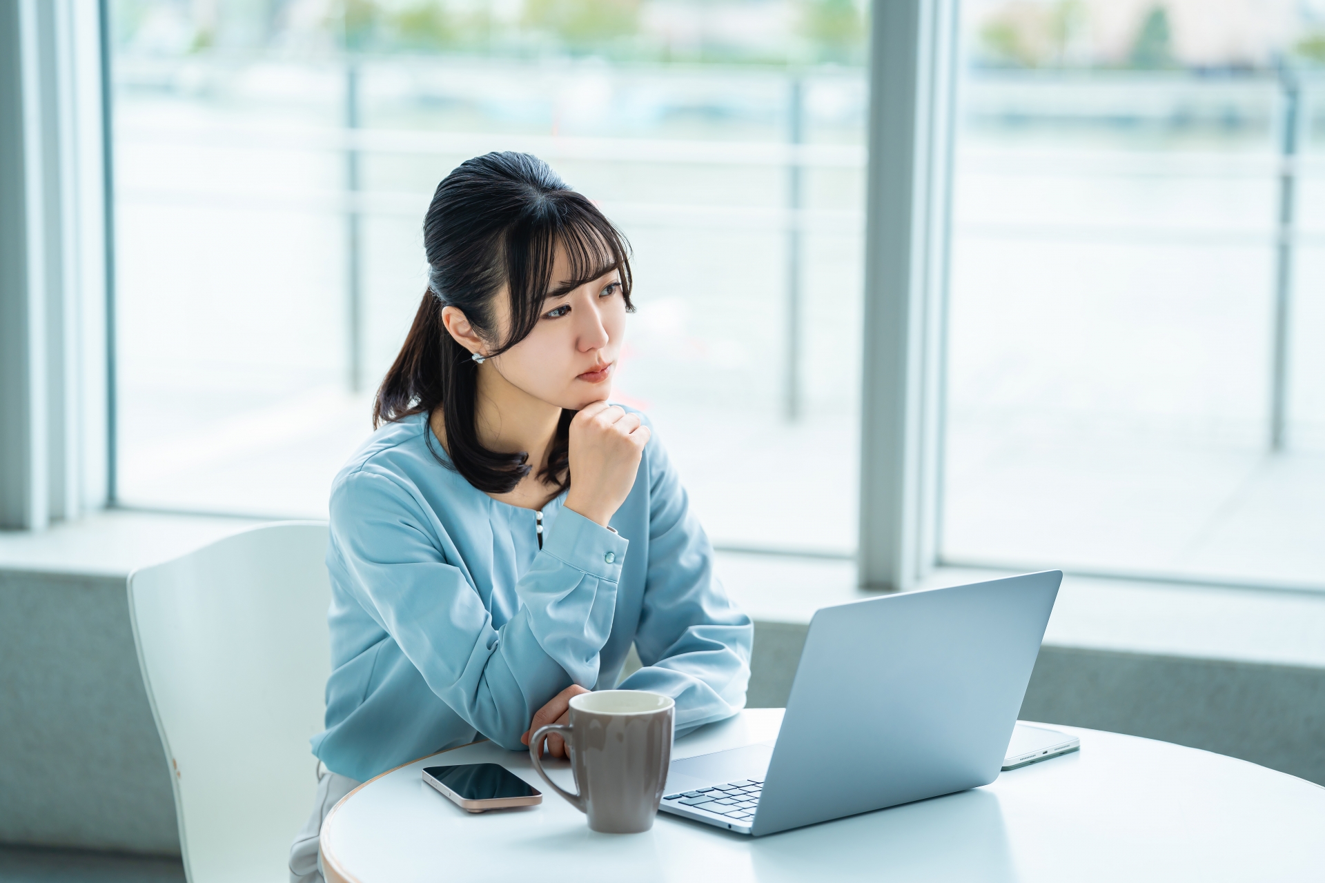 轉職或第一份工作怎麼談薪水？過來人：新鮮人難薪資談判，先累積3籌碼