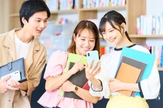 【2025企業校園徵才】金控、科技業搶人，台積電碩士工程師平均年薪220萬！薪資福利、暑期實習盤點