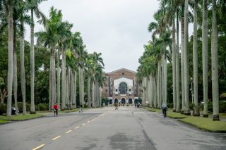 就博會遭冷落，文組怎麼找高薪工作？外商主管解析「成長快、薪資高」職涯路徑