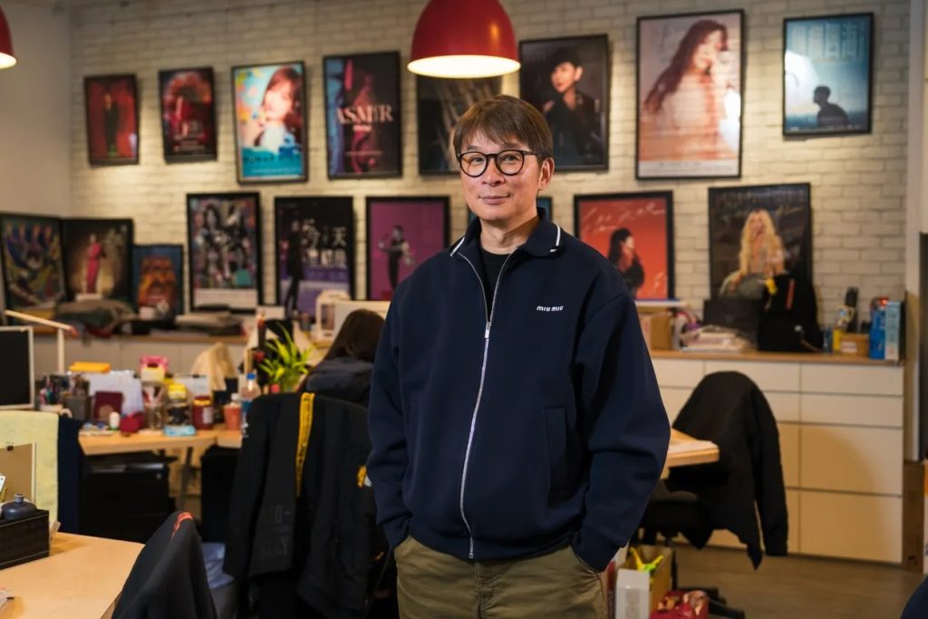 陳鎮川是國內較早開始引入劇場人才進入演唱會產業的代表,跨界碰撞產生新火花。(謝寬攝)