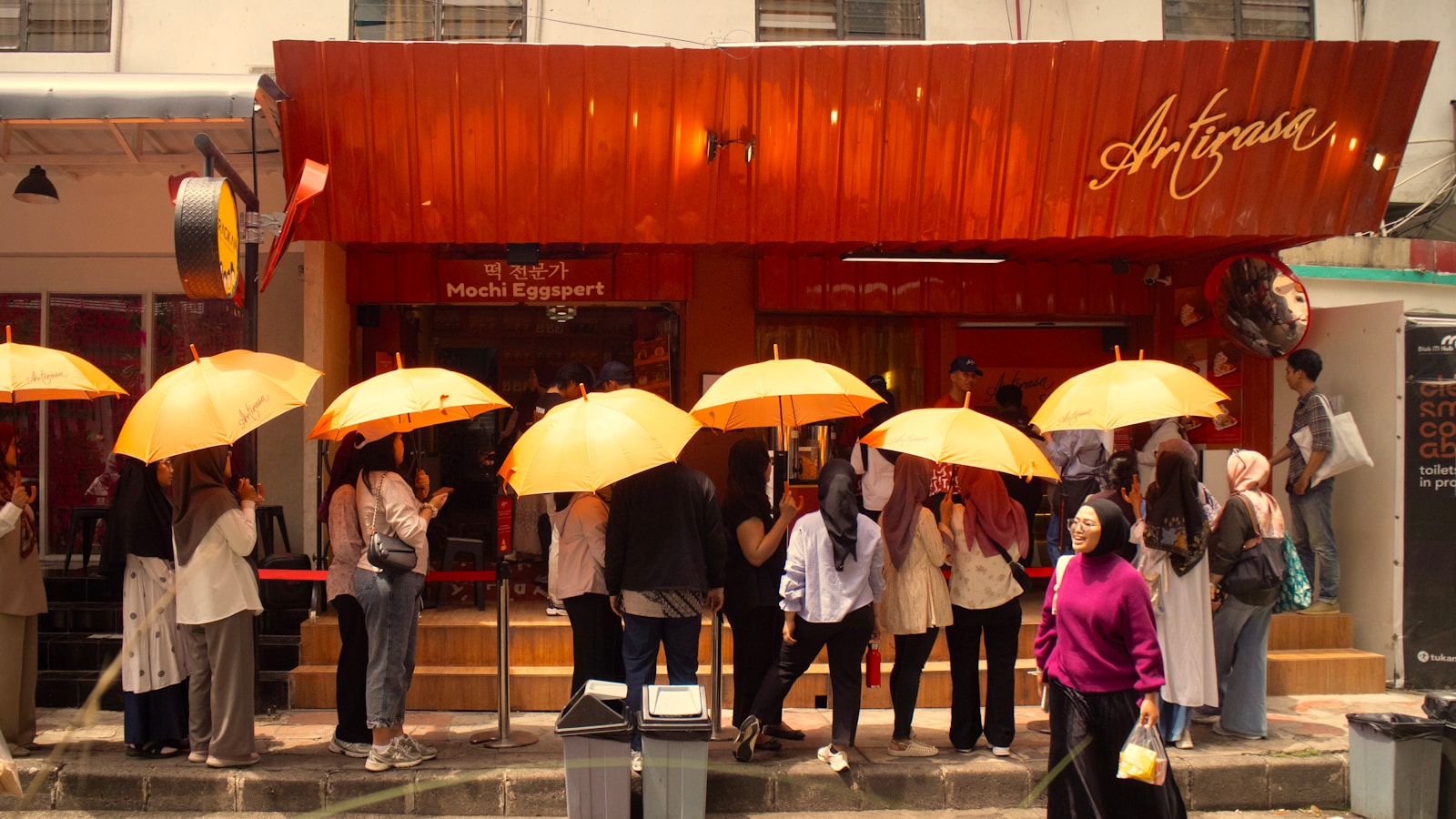 店裡空一半卻不帶位！客怒轉身離開 內行揭4大原因：不是裝忙