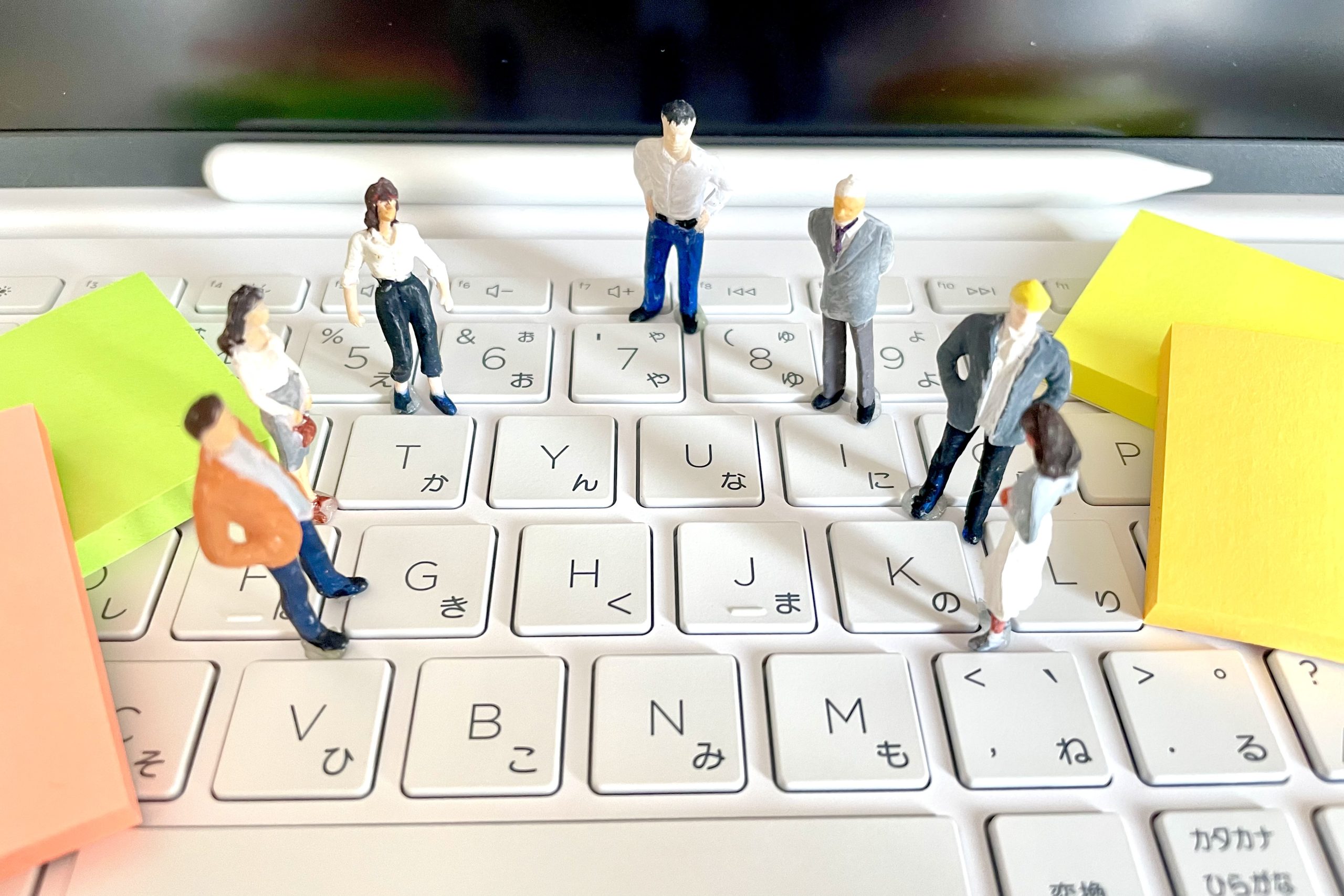 別只會開ChatGPT！寫企劃、查資料、解任務該找誰？全球數據揭職場AI的「真實專長」