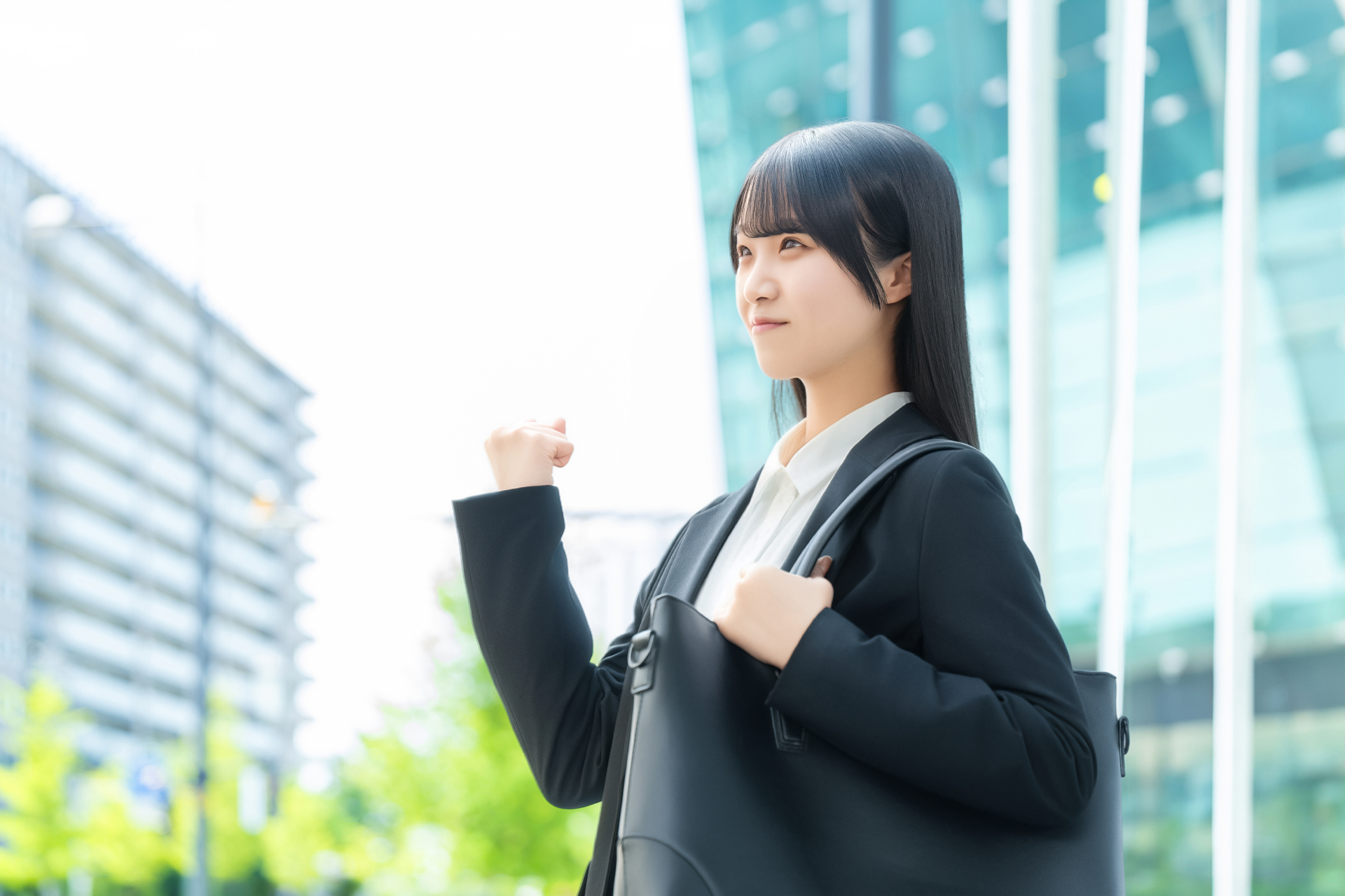 報到才發現不能用GPT、要自費買工具？面試必問3題，避開AI落差陷阱