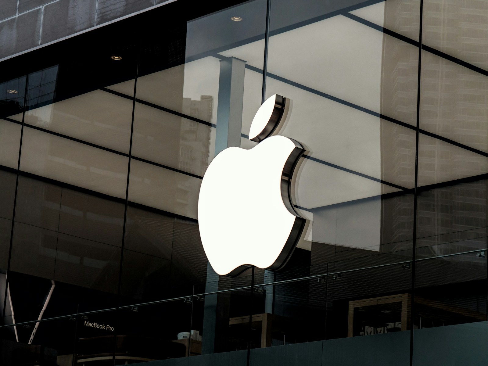 Apple創作坊大更新 導入AI自動化功能與強大內容中心 11月正式推出